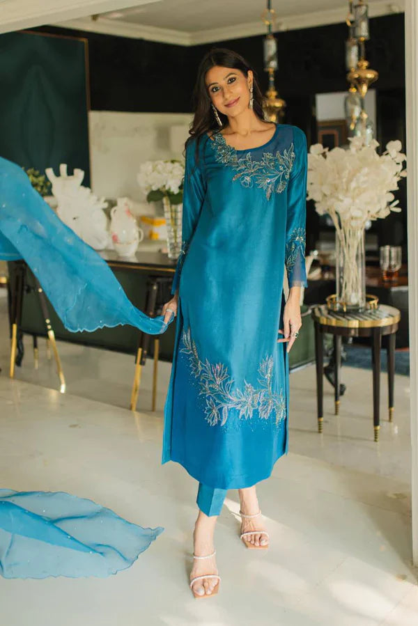 LADIES CLOTHS